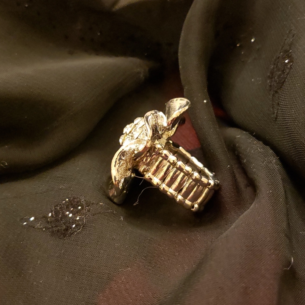 Ring - Picture 2 of 3